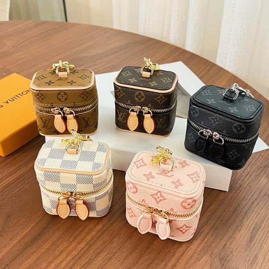 LV keyring 03lyh82